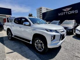 Mitsubishi L200 2.4 DAKAR CRS 4×4 AUT 2023 Factura